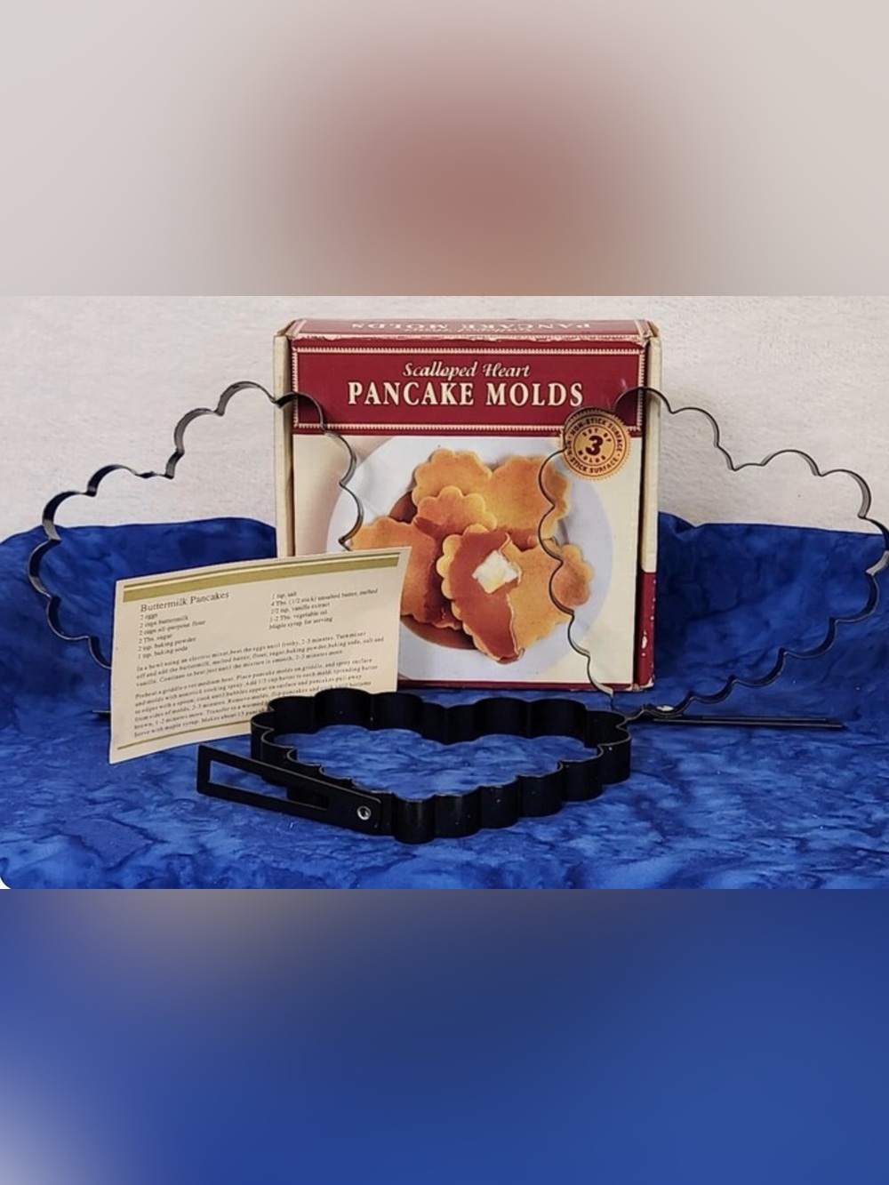 Williams Sonoma Scalloped Heart Pancake Molds - Set of 3 No Box